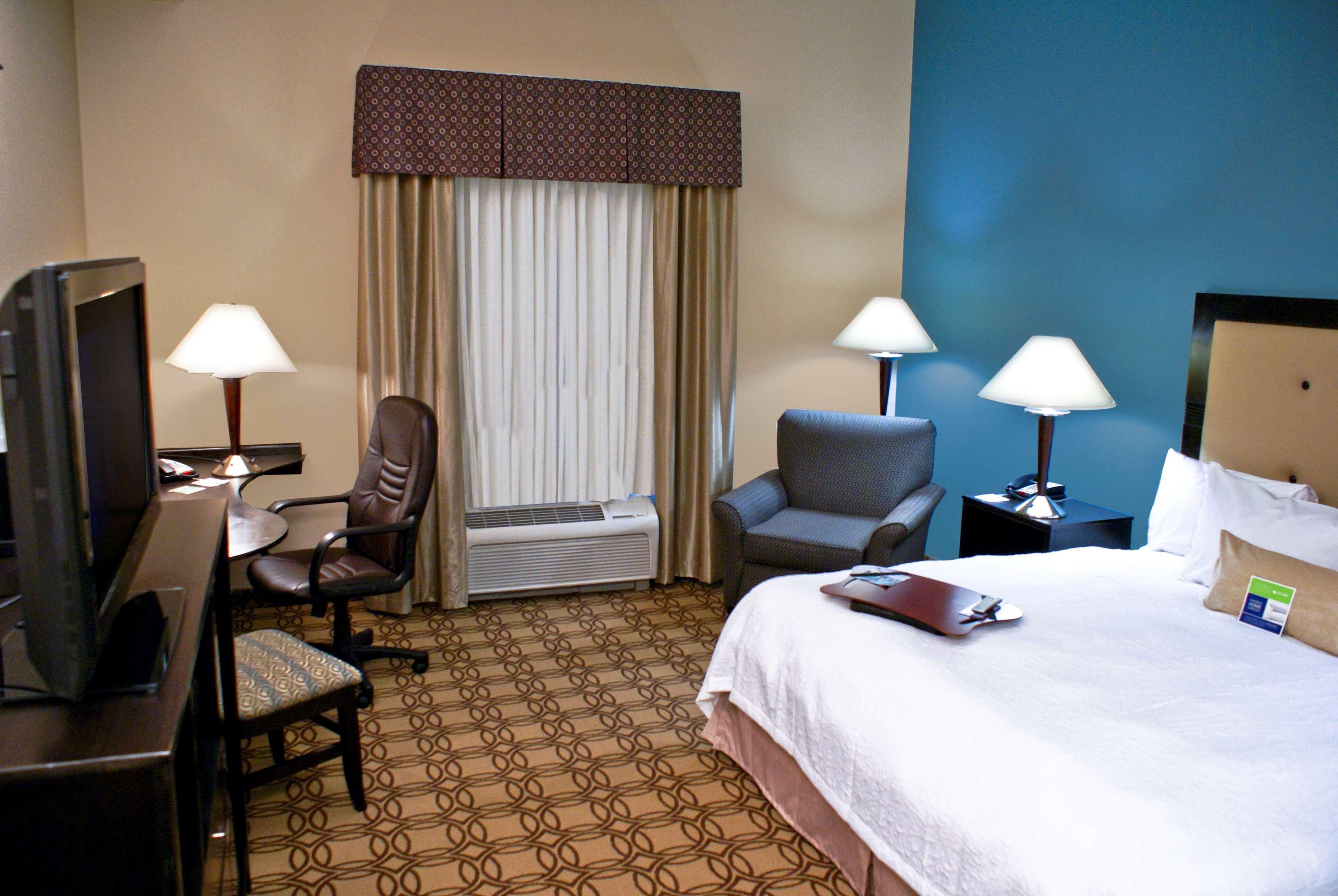 Hampton Inn & Suites Charlotte-Airport Værelse billede