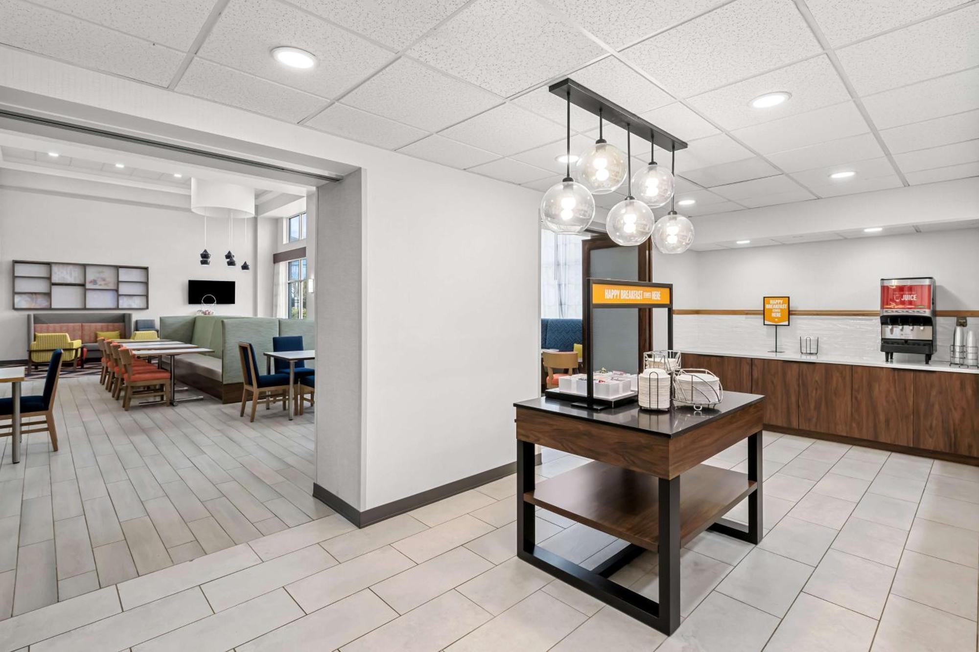 Hampton Inn & Suites Charlotte-Airport Eksteriør billede