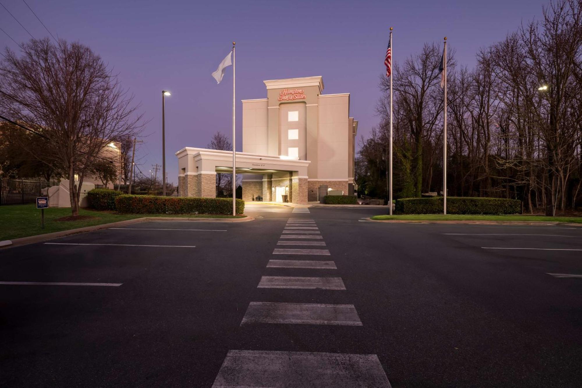 Hampton Inn & Suites Charlotte-Airport Eksteriør billede